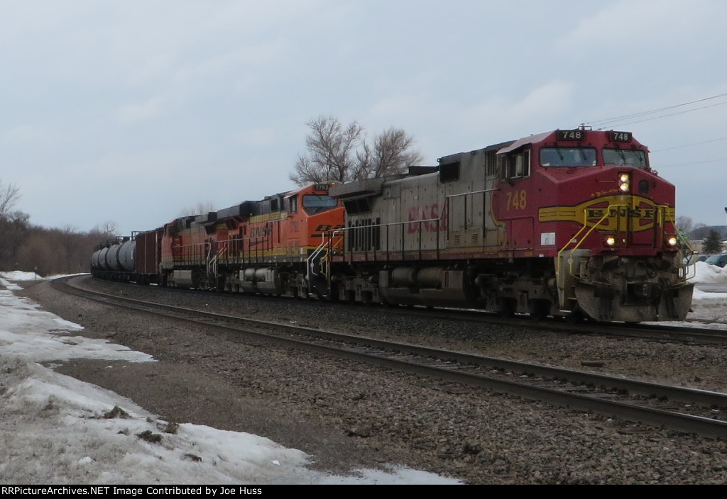 BNSF 748 East